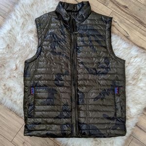 Jeans by Buffalo camo puffy vest
